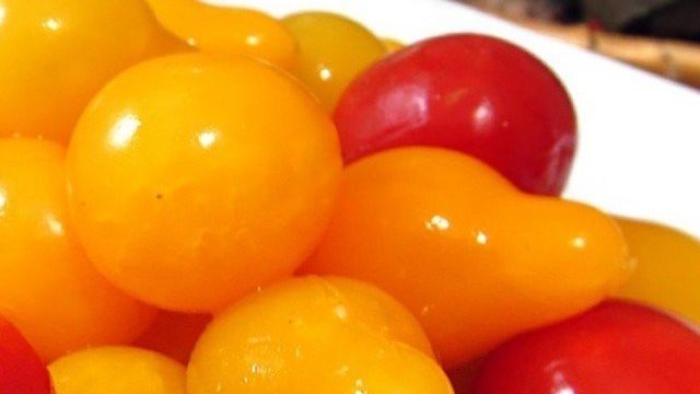 Рецепты засолки огурцов с помидорами в бочке